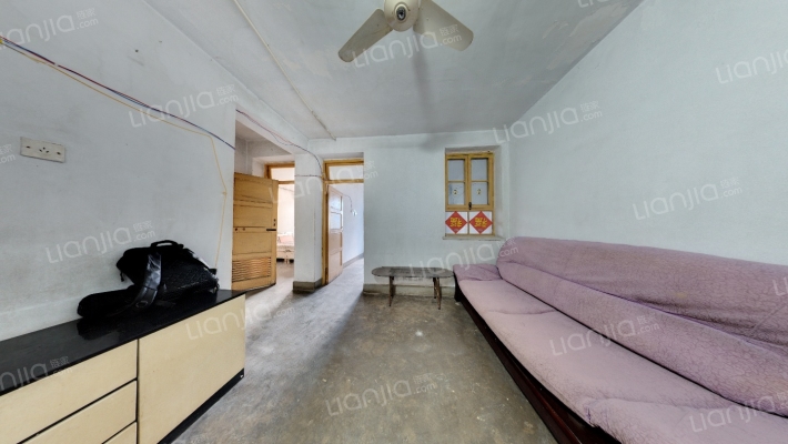 金属家属院二手房实景图