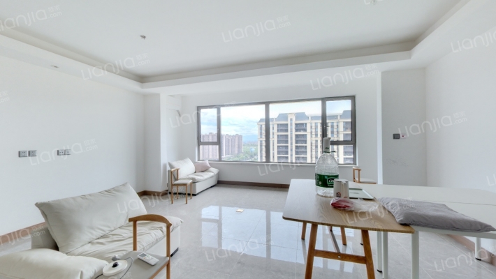 绿地新里奥赛公馆二手房实景图