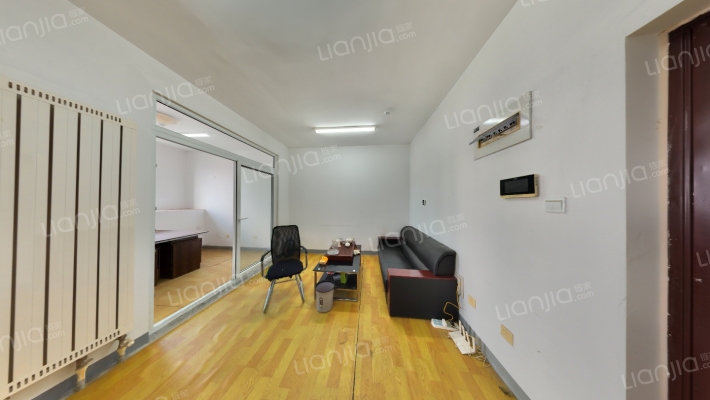 绿地卢浮商务中心二手房实景图