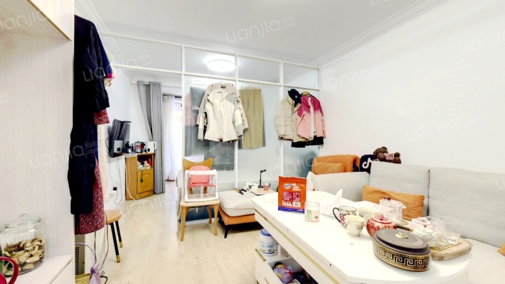 虹储小区二手房实景图