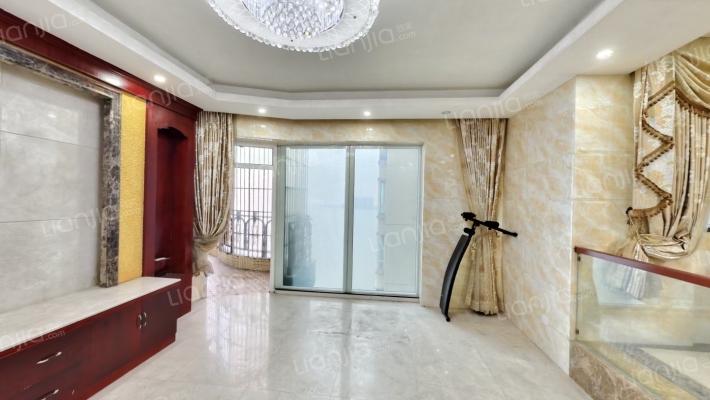 龙园海湾雅苑二手房实景图