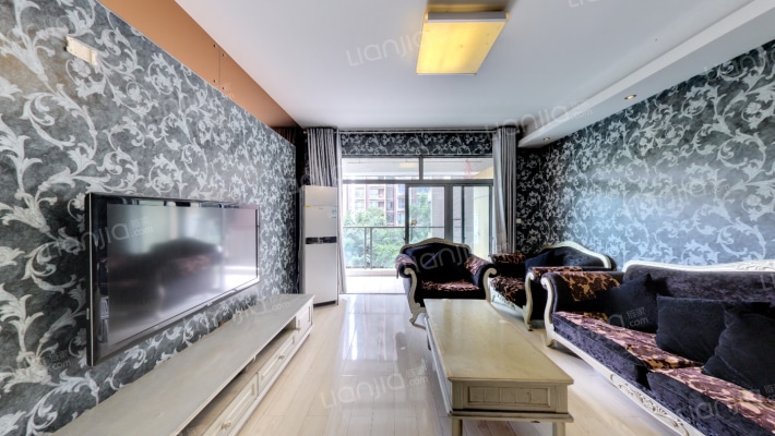 宝嘉江枫美岸小区二手房实景图