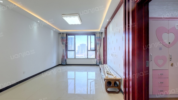 高铁东站，园林式住宅，房本满二，精装修-客厅