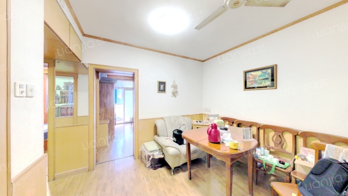 高压开关厂宿舍二手房实景图