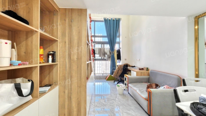 万科翡翠滨江四期二手房实景图