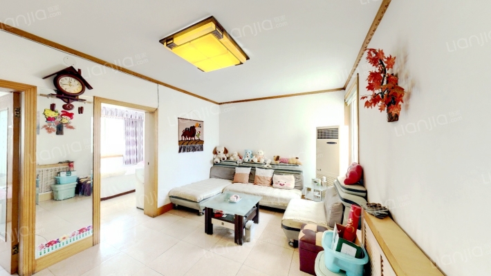 怡河苑南区二手房实景图