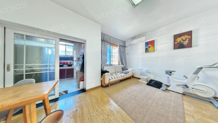 蓝天公寓二手房实景图