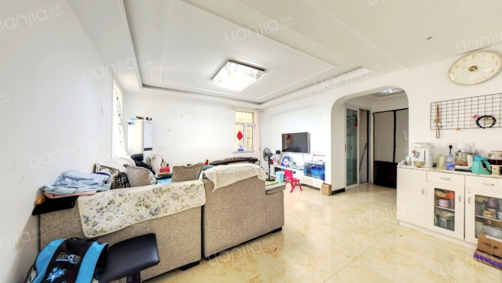 精装三居，房本满五唯一，业主诚心出售-客厅