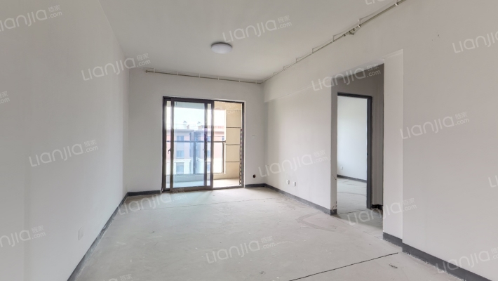 东韵华庭二手房实景图