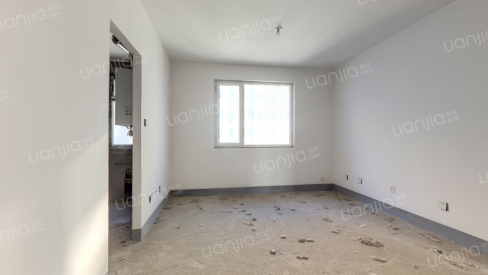 天保郦景南北三居室，毛坯随意装修-客厅