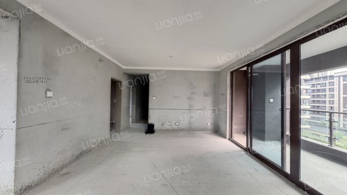 平和溪岸堡墅二手房实景图