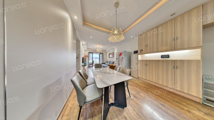 保利翡丽湾B区二手房实景图