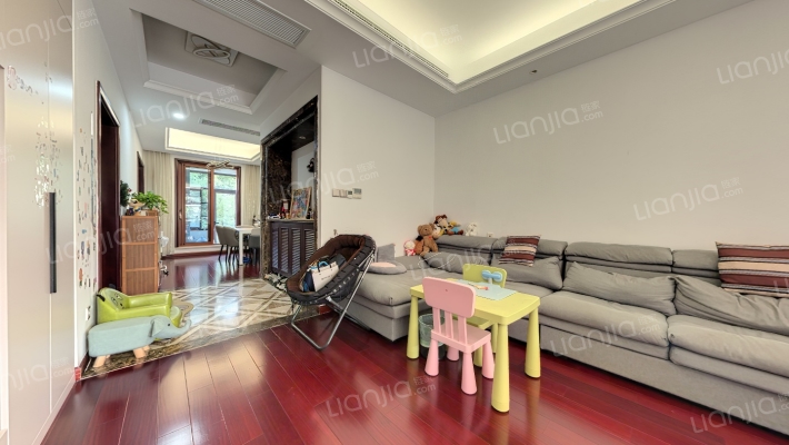 颐和湾花园二手房实景图