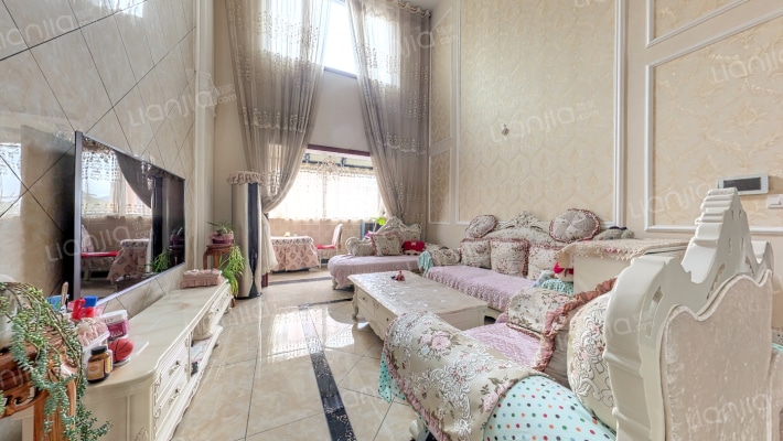 保利公园2010安科纳二手房实景图