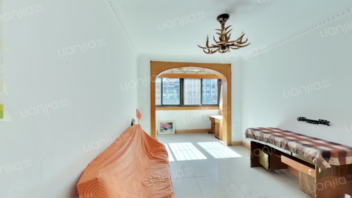 关航住宅楼二手房实景图