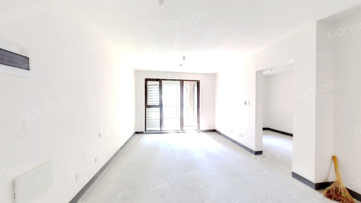 鑫江水青花都观山二手房实景图