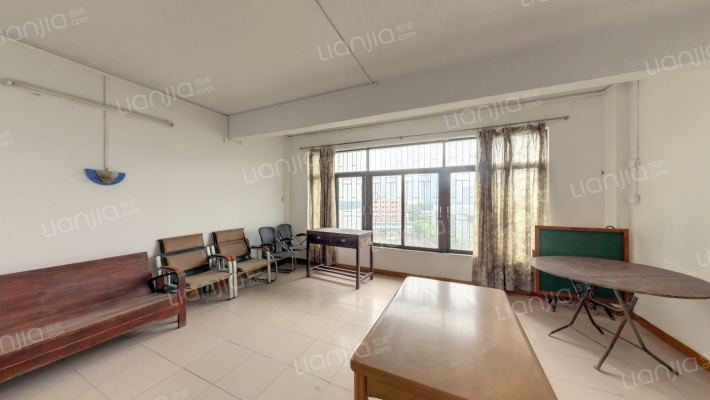 体育馆宿舍二手房实景图