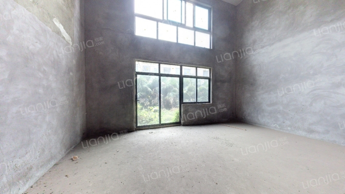 李子湖畔二手房实景图