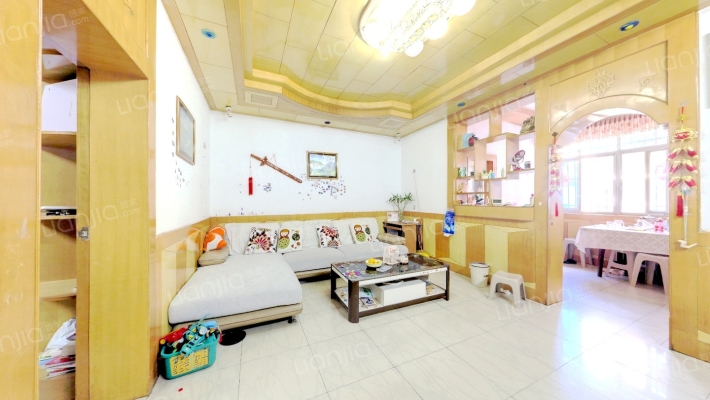 台板小区二手房实景图