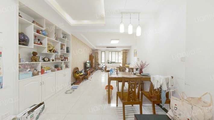 中央美域花园B区二手房实景图