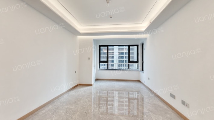 万科翡翠东第西区二手房实景图