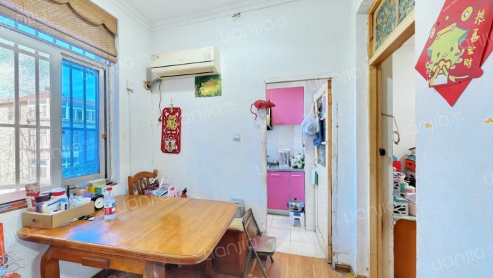新华六村二手房实景图