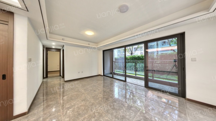 万科清水甲第厚德二手房实景图