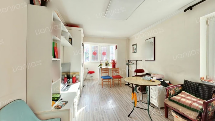 北影小区二手房实景图