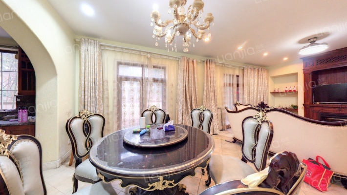 纳帕尔湾水庄二手房实景图