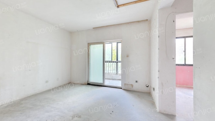 中港翡翠城二手房实景图