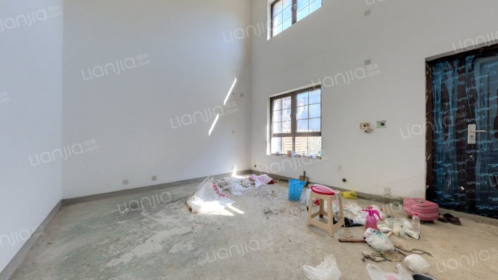 绿地别墅一期香颂公馆二手房实景图