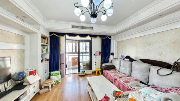 丽岛2046二手房实景图