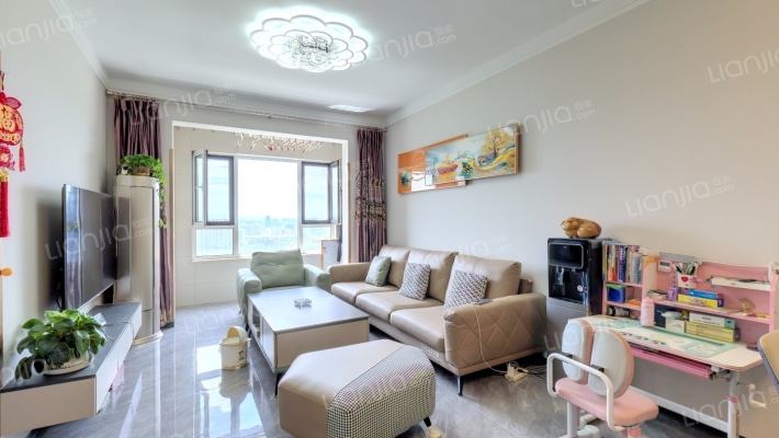 保利金香槟二手房实景图