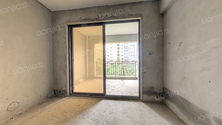 棕榈泉二手房实景图