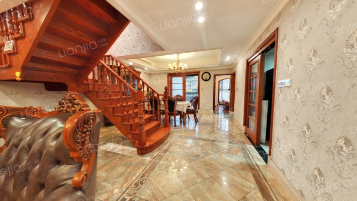 林汀别墅二手房实景图