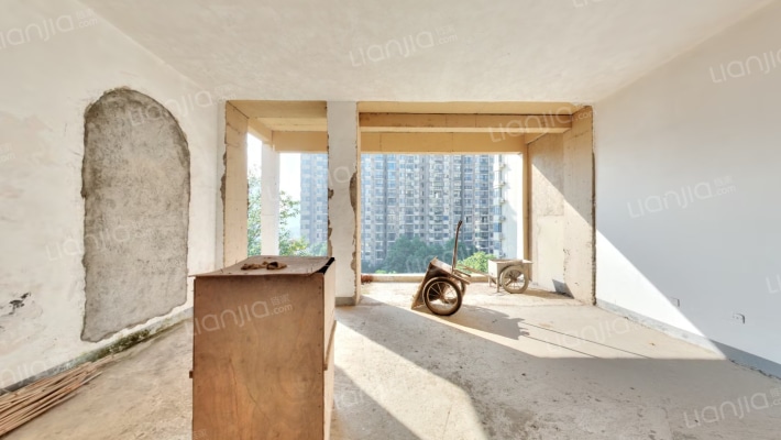 卓越麓山别墅二手房实景图