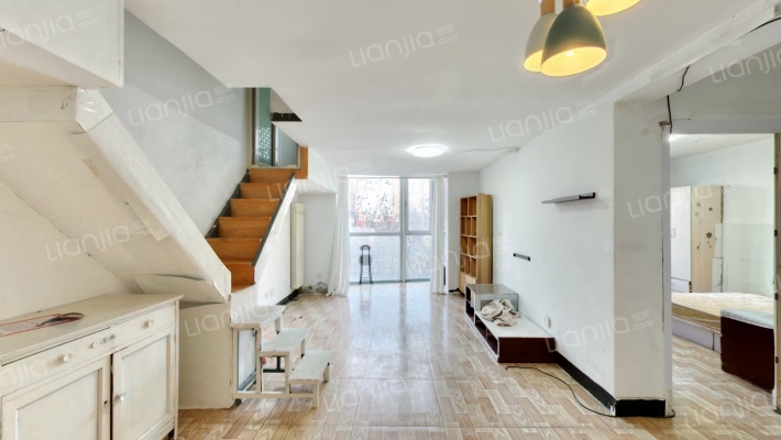 跃城二手房实景图