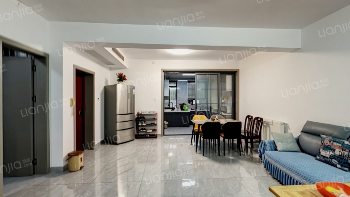 一百家属区二手房实景图