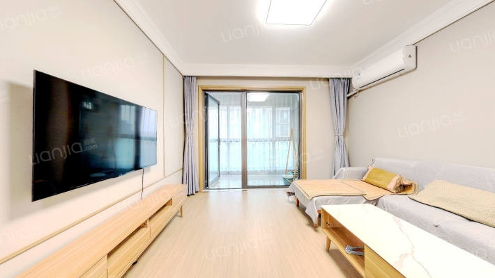 融创阿朵小镇二手房实景图