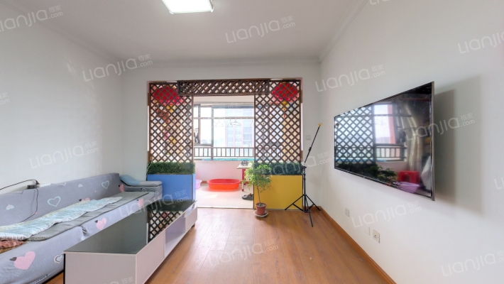 伊顿蓝庭二手房实景图