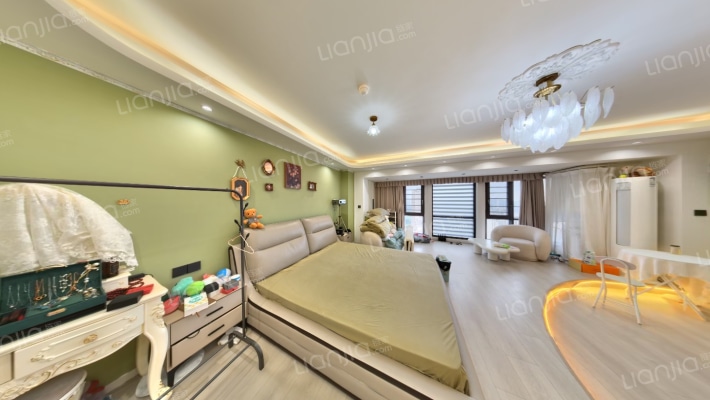 万科蓝山二手房实景图