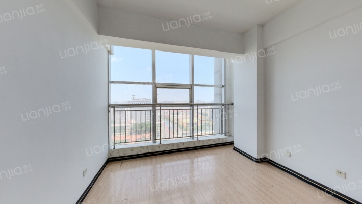 正大时代广场二手房实景图