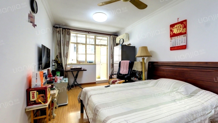 华馨小区(万航渡路1496号)二手房实景图