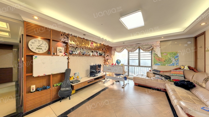 田禾塞纳河畔二手房实景图