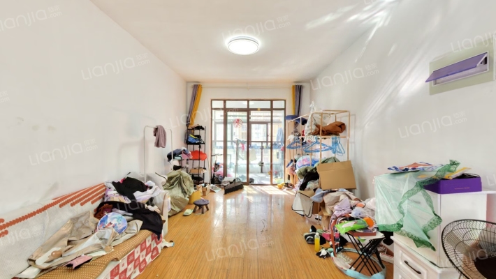 新港雅苑B区二手房实景图