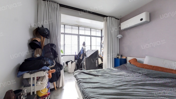 万航渡路433弄二手房实景图