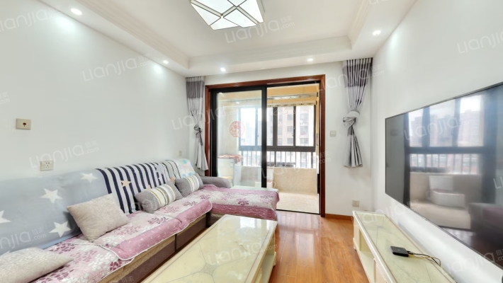 华地翡翠蓝湾二手房实景图