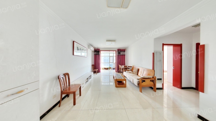 百盛郁金香二手房实景图