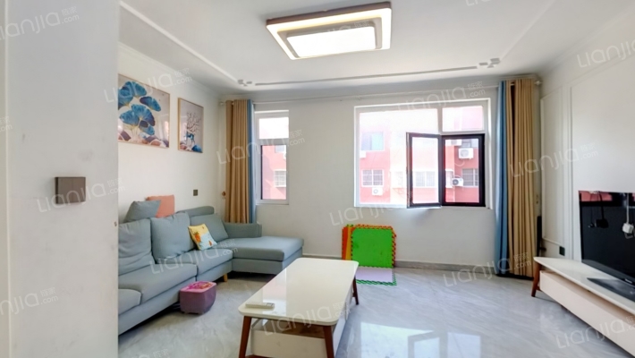 第三中学家属楼二手房实景图