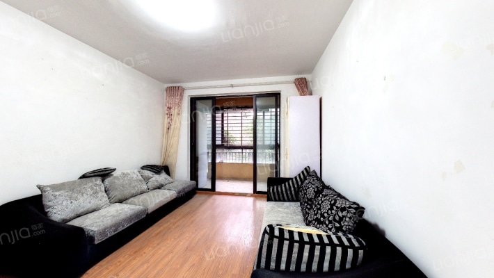 天下锦城巴斯镇二手房实景图